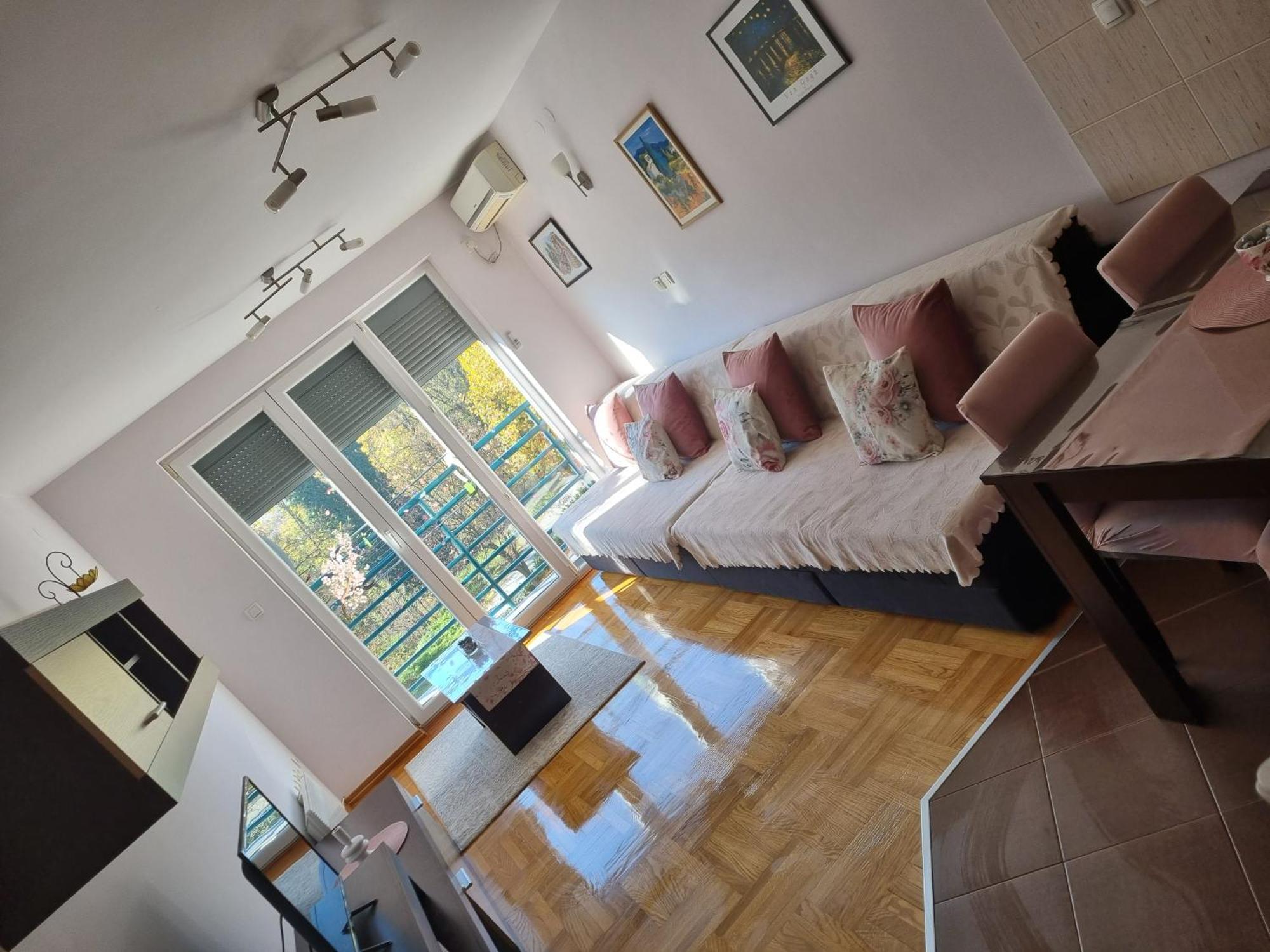 Studio Apartman Zvezdana Noc Vrnjačka Banja Buitenkant foto
